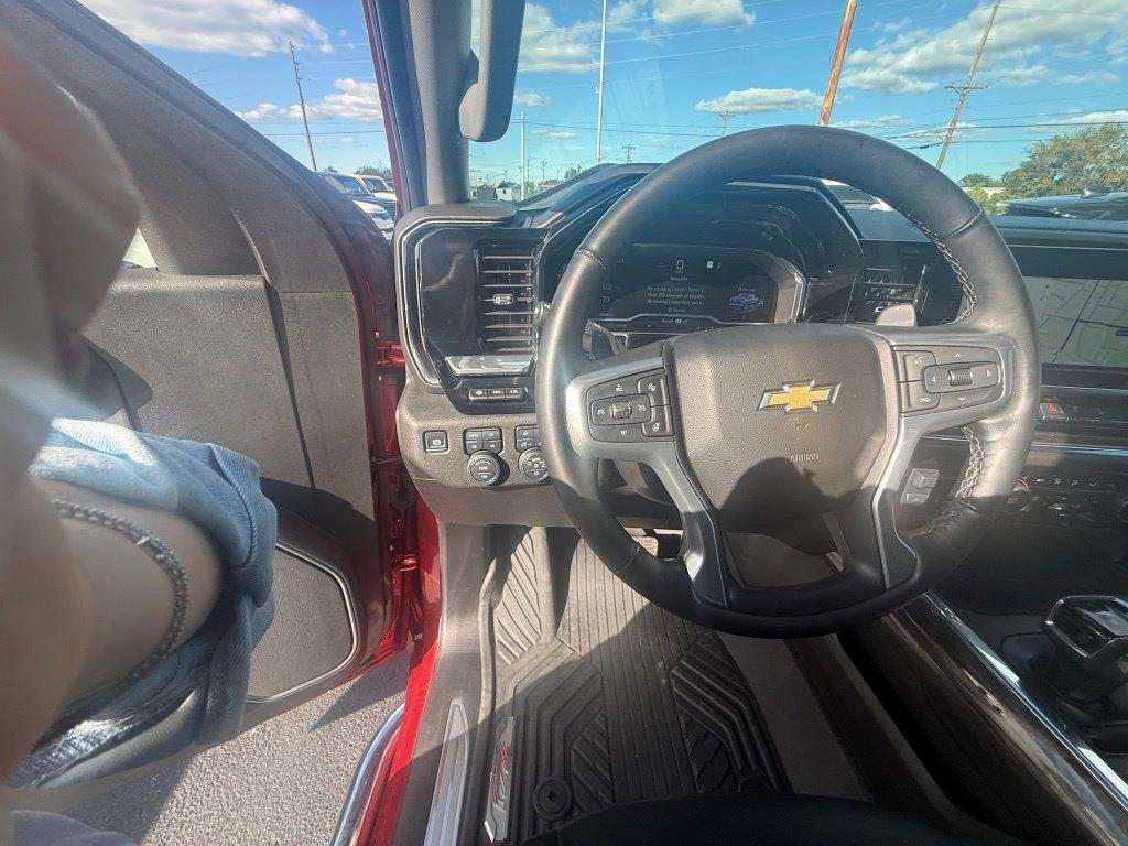 Chevrolet Silverado 1500 LTZ Crew Cab 4WD 2024