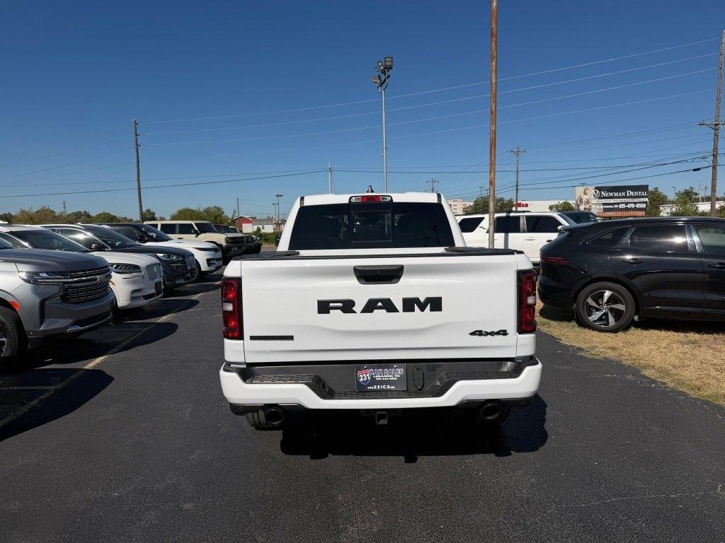 RAM 1500 Big Horn Crew Cab 4WD 2025