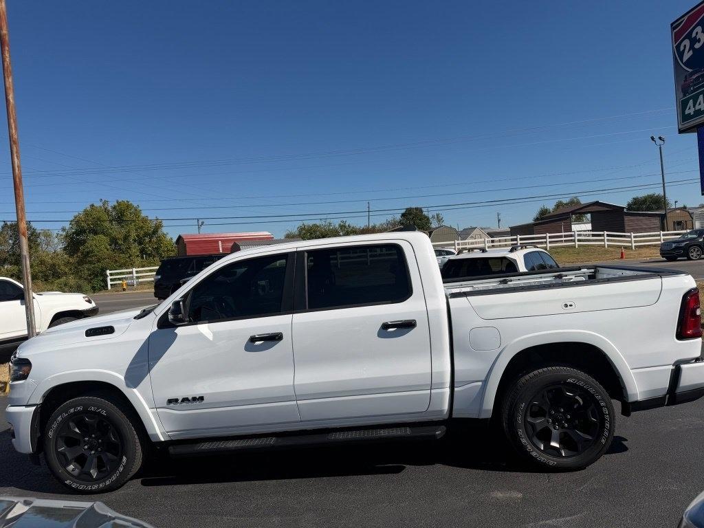 RAM 1500 Big Horn Crew Cab 4WD 2025