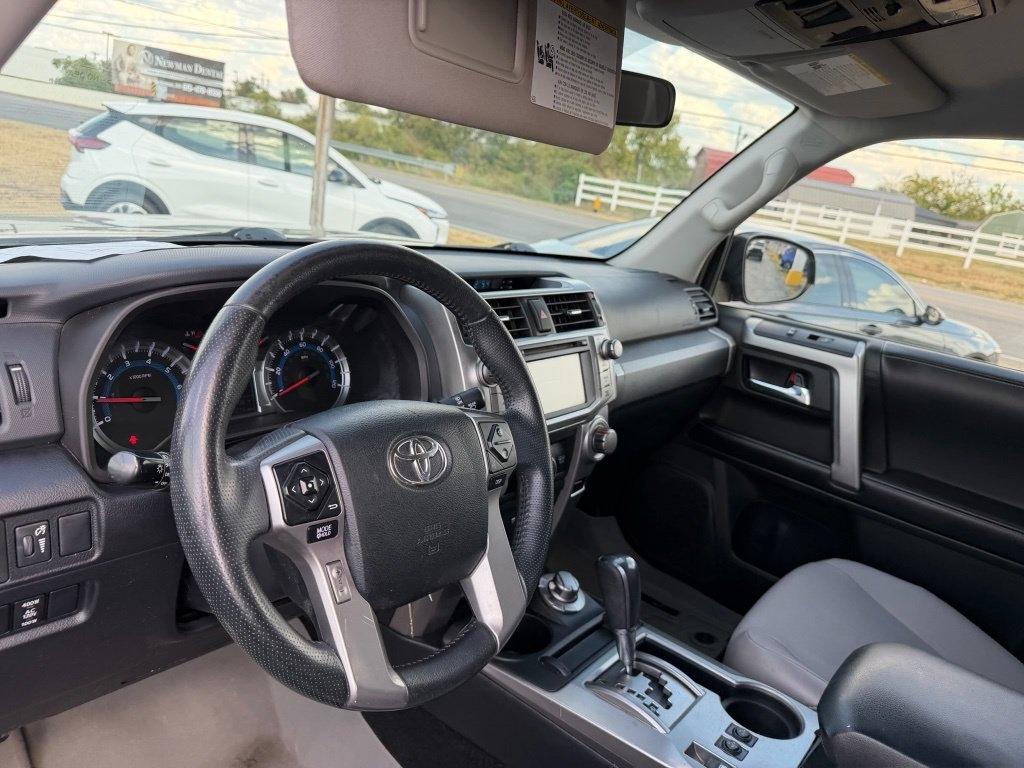 Toyota 4Runner SR5 4WD 2017