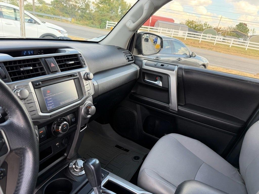 Toyota 4Runner SR5 4WD 2017