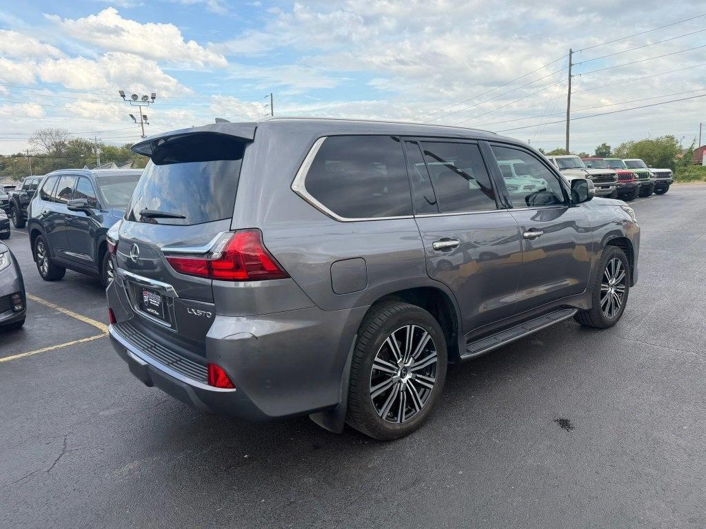 Lexus LX 570 Three-Row 2020
