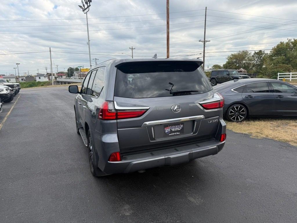 Lexus LX 570 Three-Row 2020