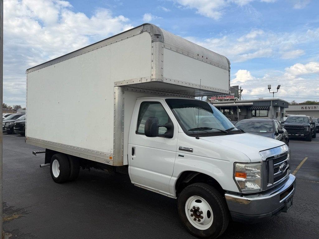 Ford Econoline E-350 Super Duty 2012