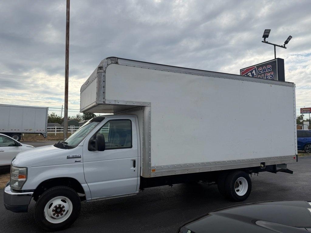 Ford Econoline E-350 Super Duty 2012