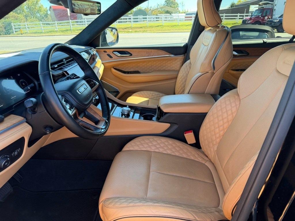 Jeep Grand Cherokee L Summit 4WD 2023