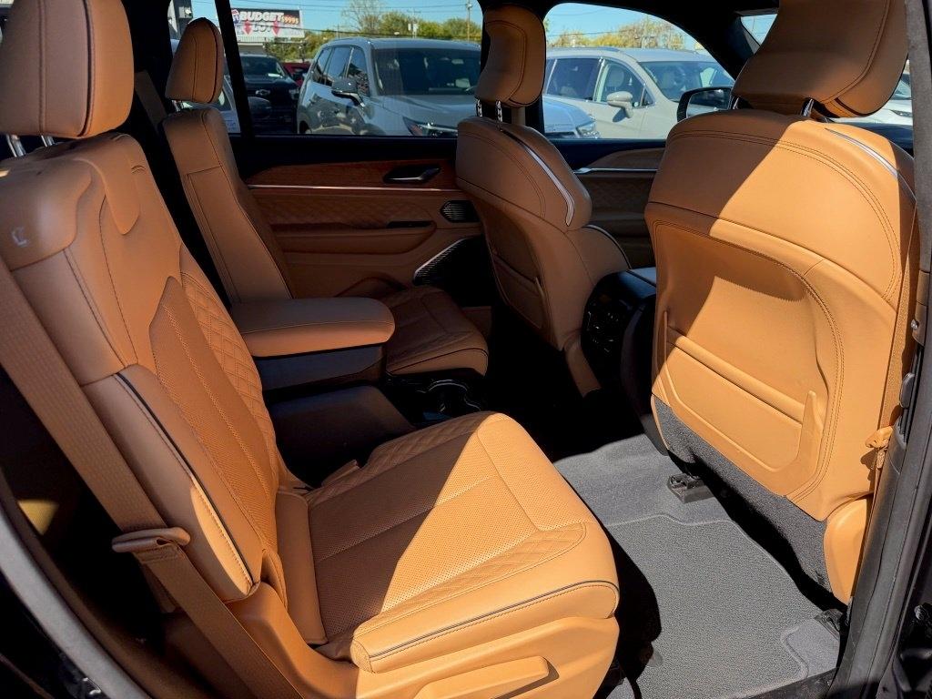 Jeep Grand Cherokee L Summit 4WD 2023