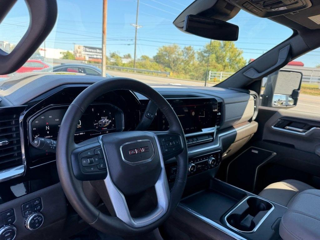 GMC Sierra 2500HD SLT Crew Cab 4WD 2024