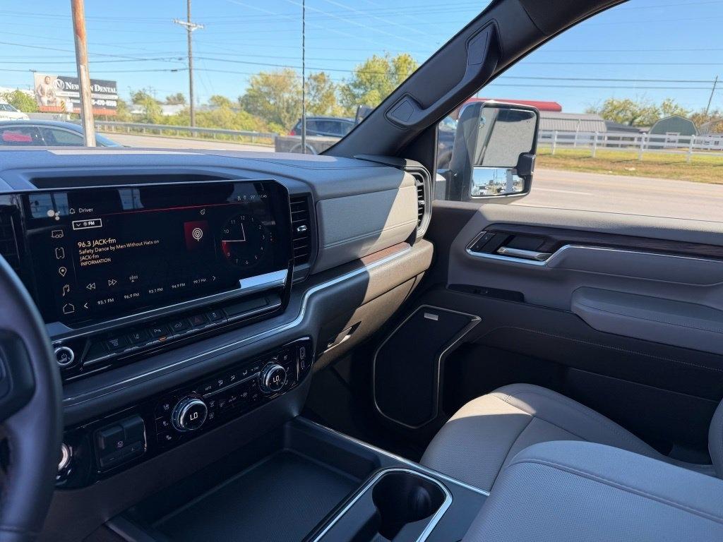 GMC Sierra 2500HD SLT Crew Cab 4WD 2024
