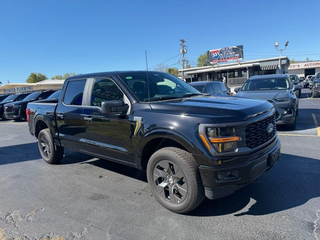 Ford F-150 STX SuperCrew 4WD 2025