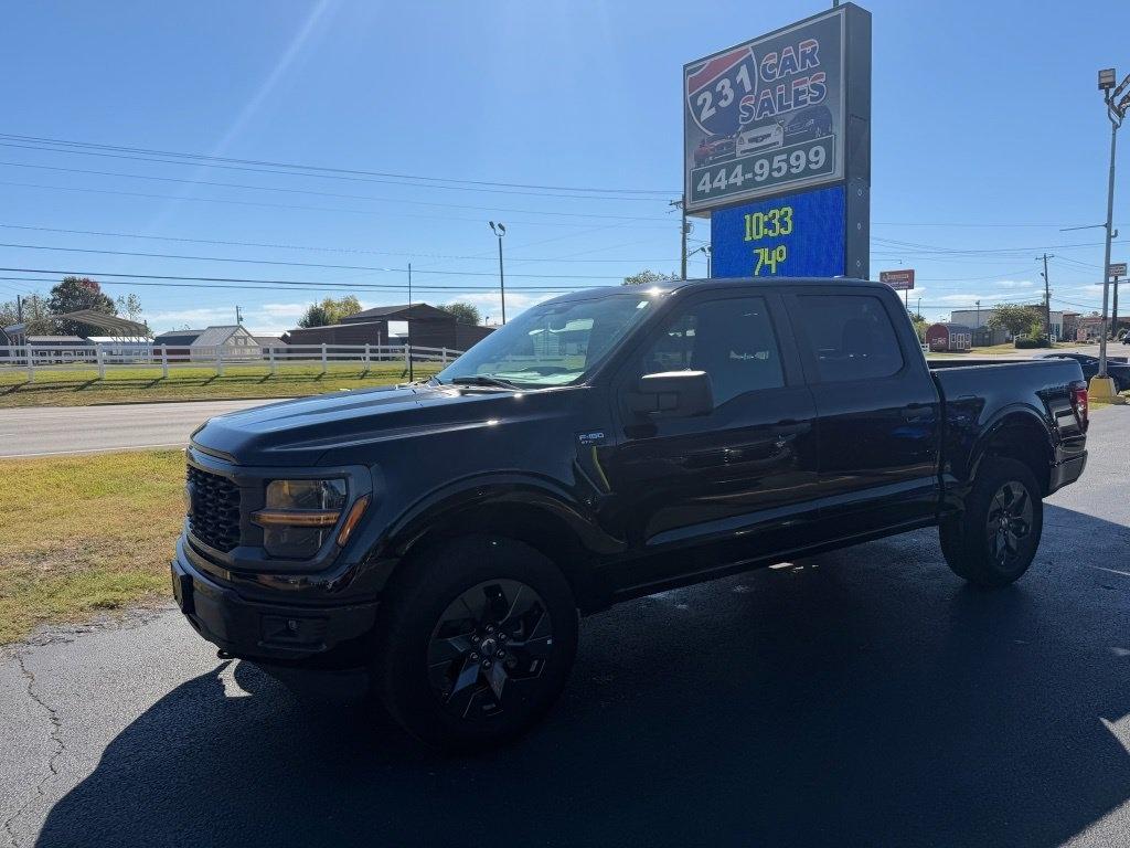 Ford F-150 STX SuperCrew 4WD 2025