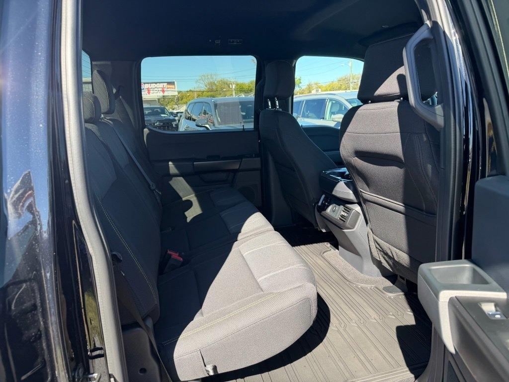 Ford F-150 STX SuperCrew 4WD 2025