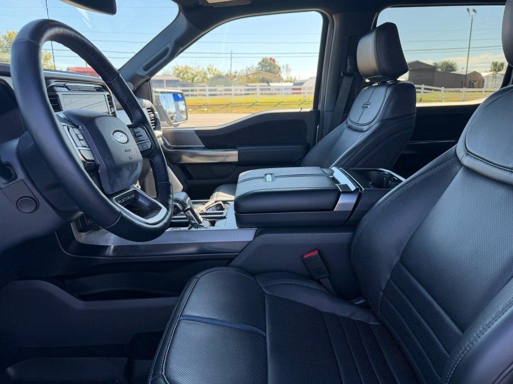 Ford F-150 Platinum SuperCrew 4WD 2025