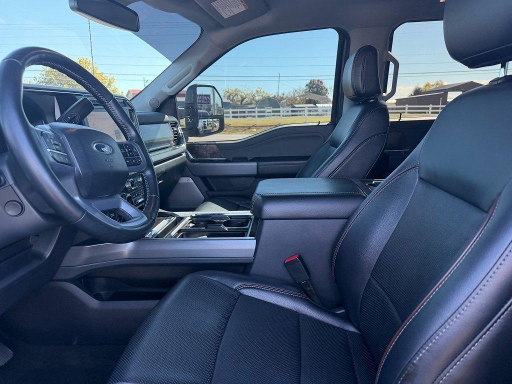 Ford F-250 SD Lariat Crew Cab 4WD 2024