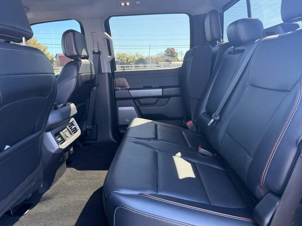 Ford F-250 SD Lariat Crew Cab 4WD 2024