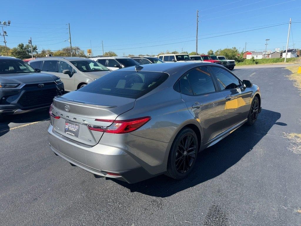 Toyota Camry Hybrid XLE 2026