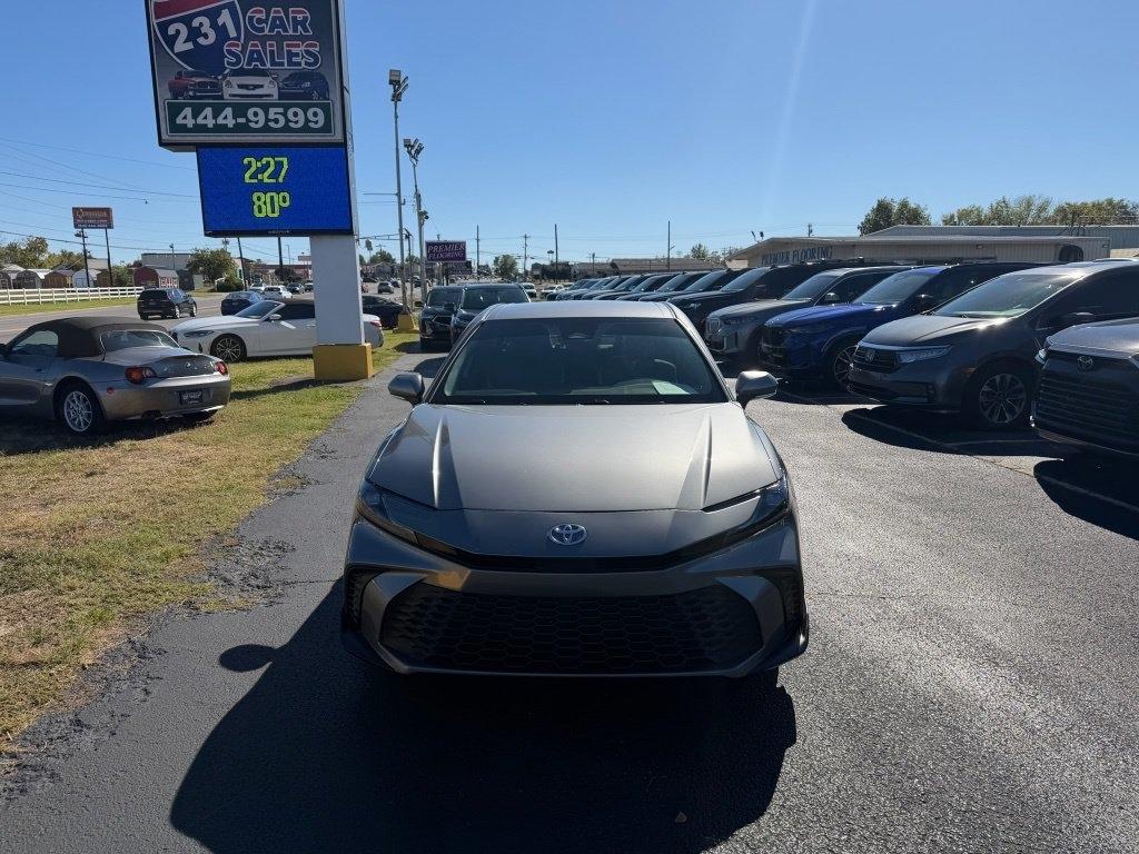 Toyota Camry Hybrid XLE 2026