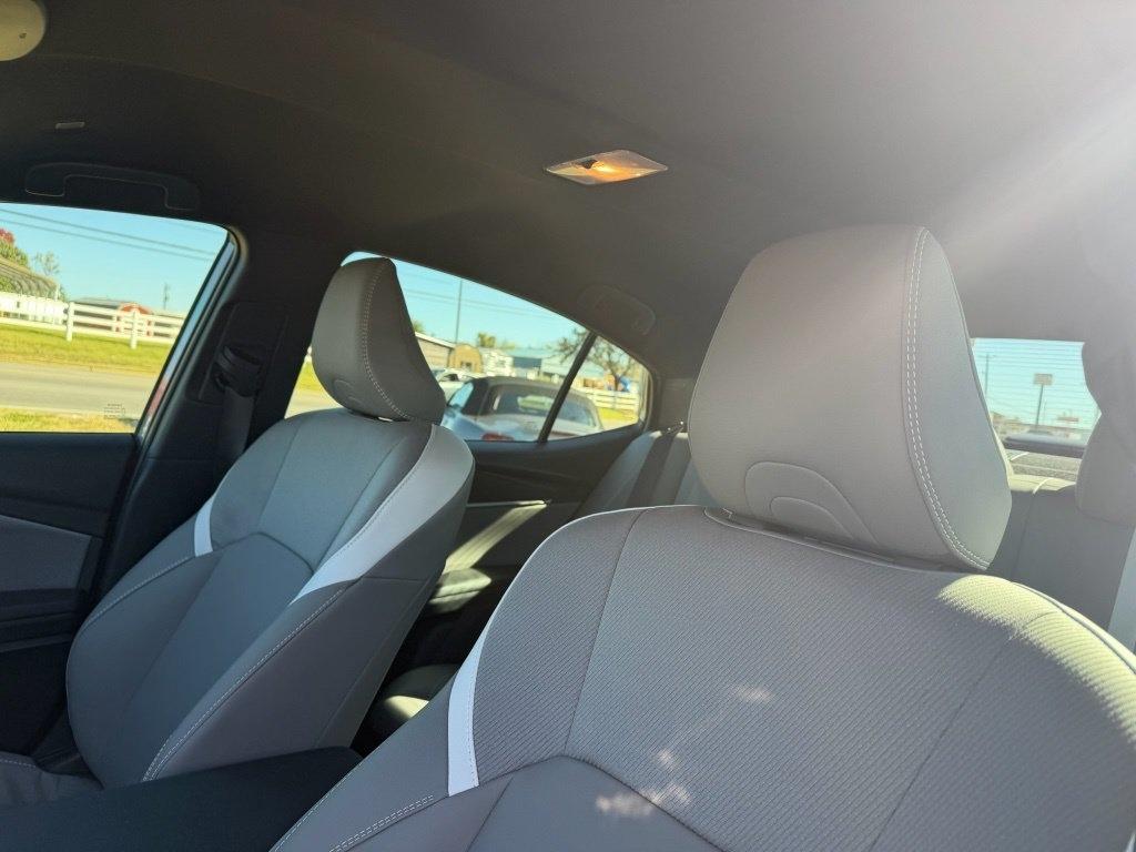 Toyota Camry Hybrid XLE 2026