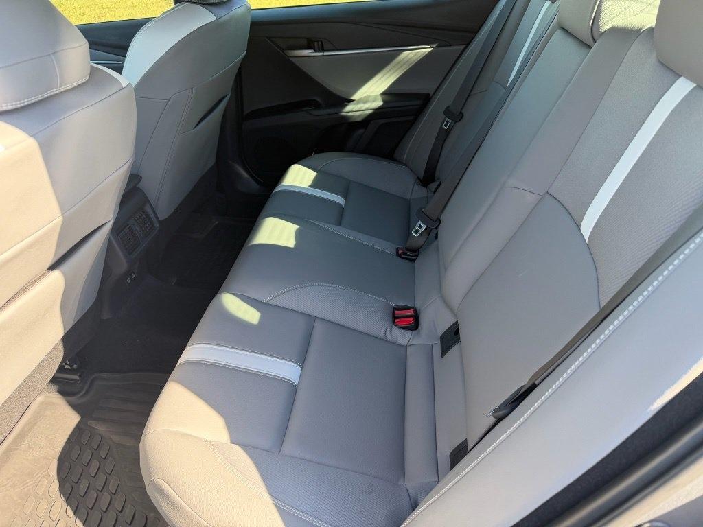 Toyota Camry Hybrid XLE 2026
