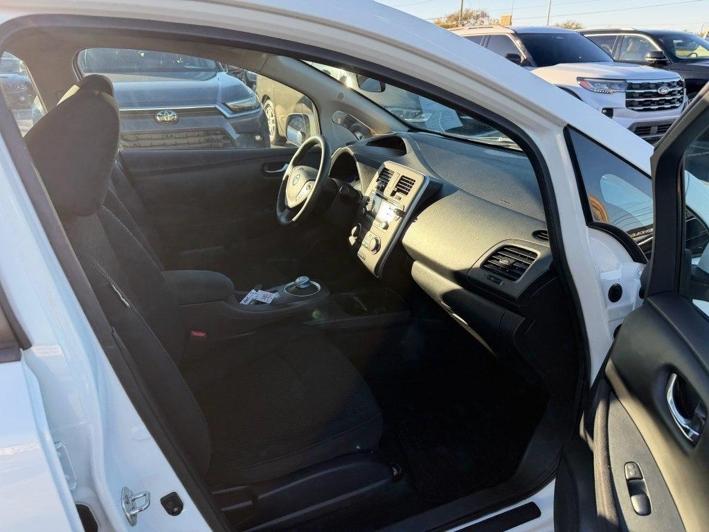 Nissan Leaf S 2015