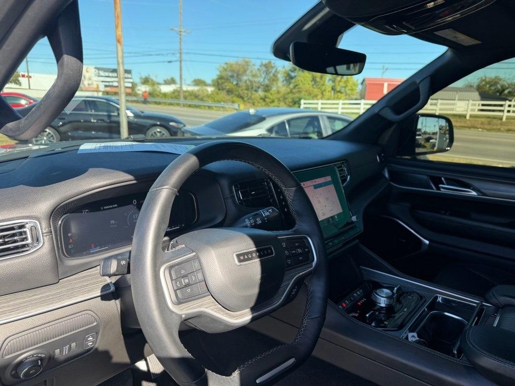 Jeep Wagoneer Series III 4WD 2023
