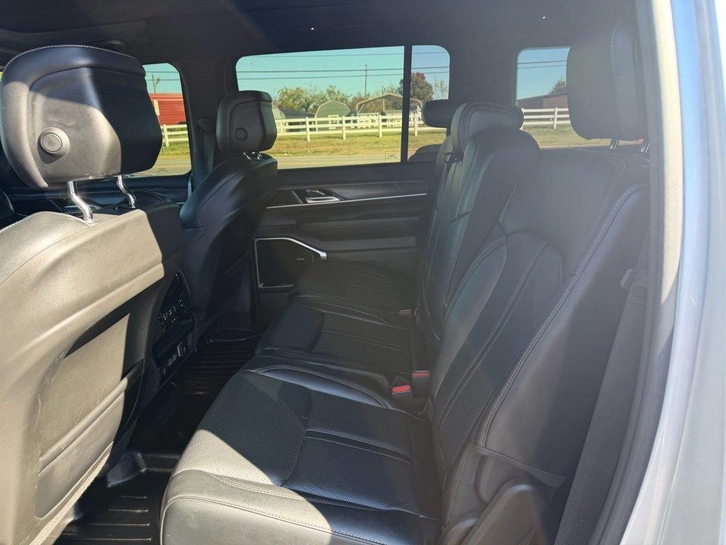 Jeep Wagoneer Series III 4WD 2023