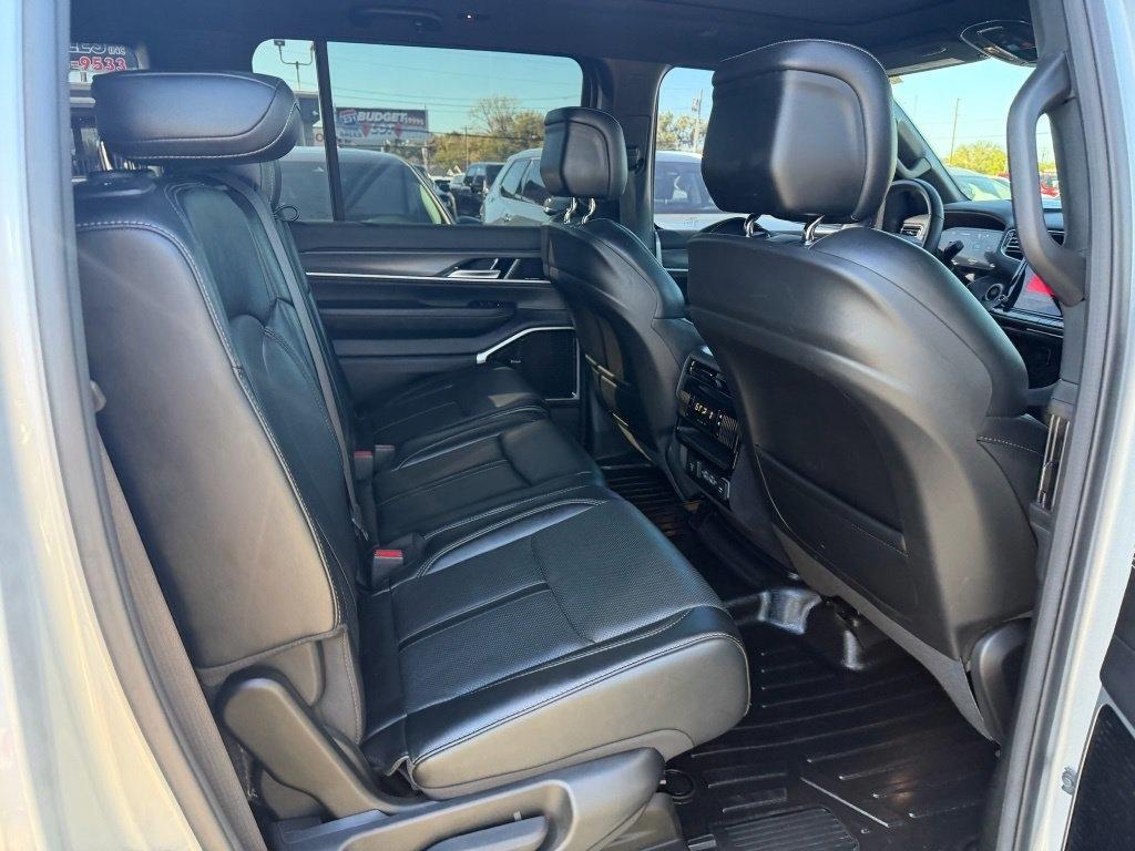 Jeep Wagoneer Series III 4WD 2023