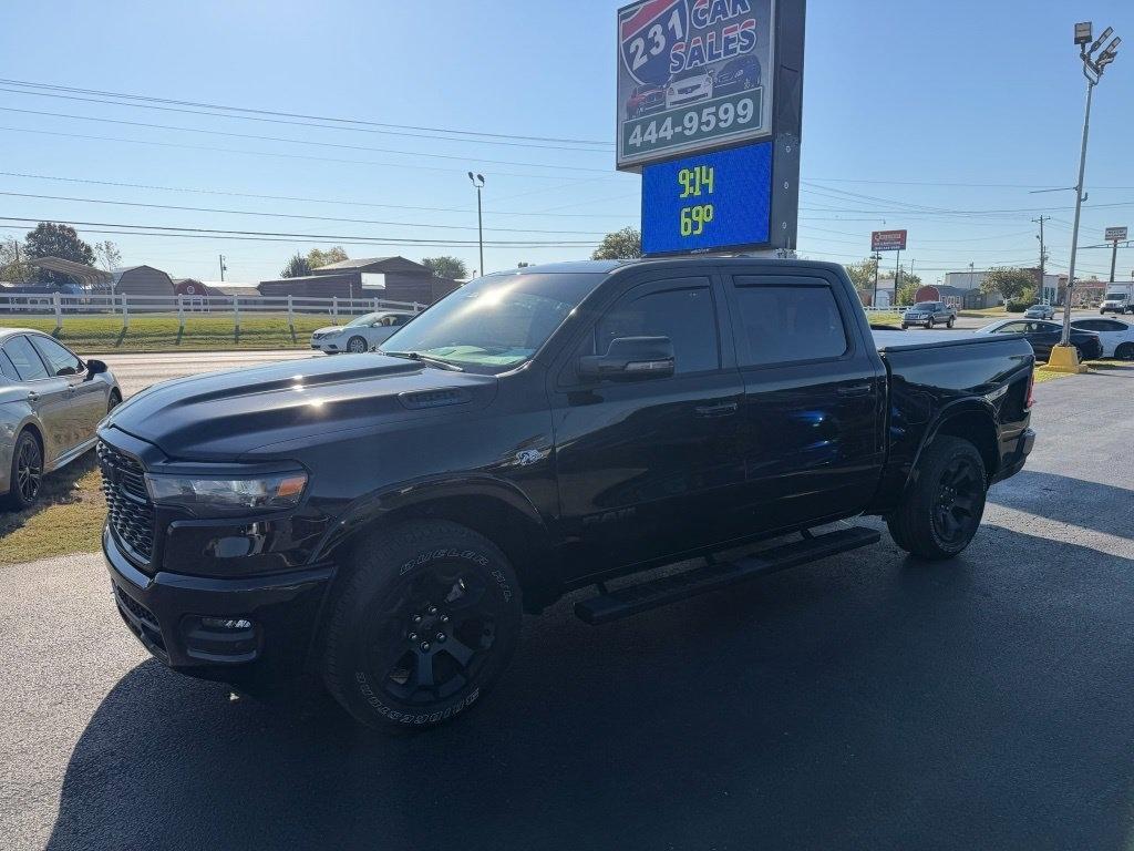 RAM 1500 Big Horn Crew Cab 4WD 2026