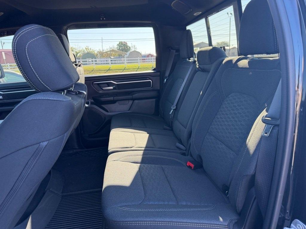 RAM 1500 Big Horn Crew Cab 4WD 2026
