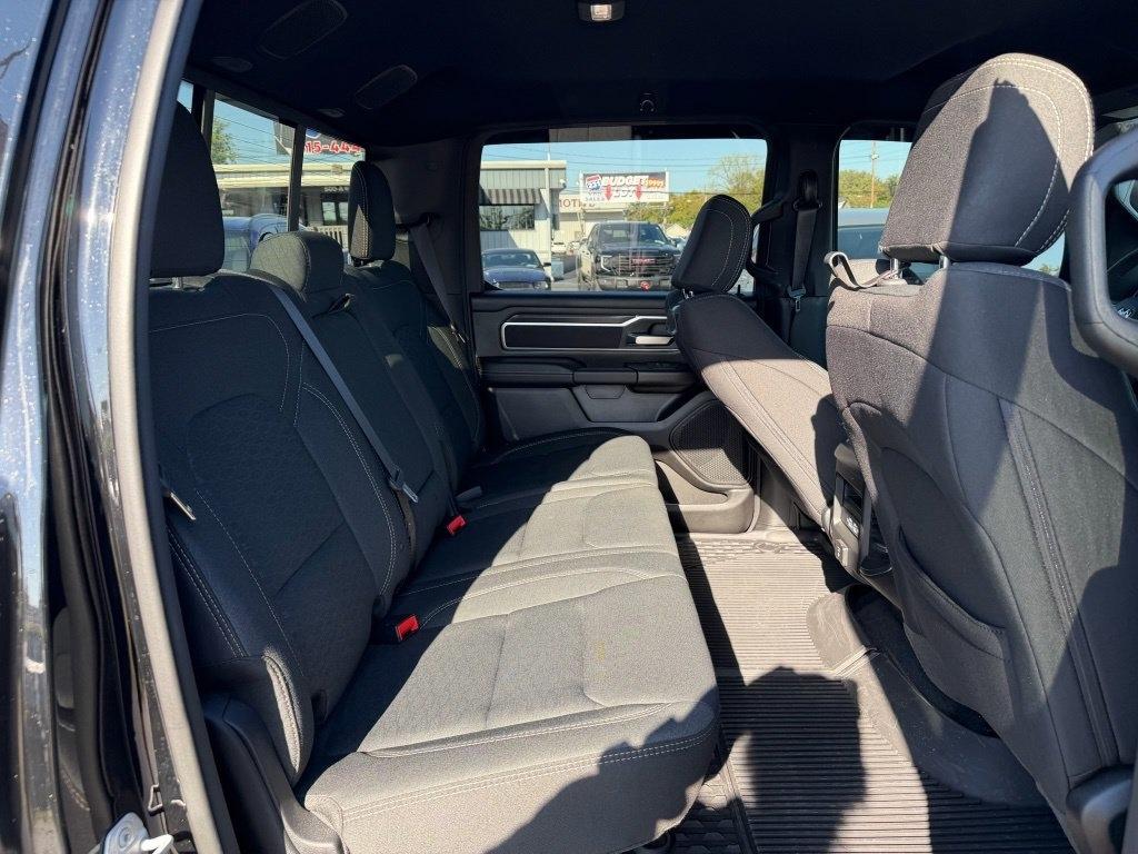 RAM 1500 Big Horn Crew Cab 4WD 2026