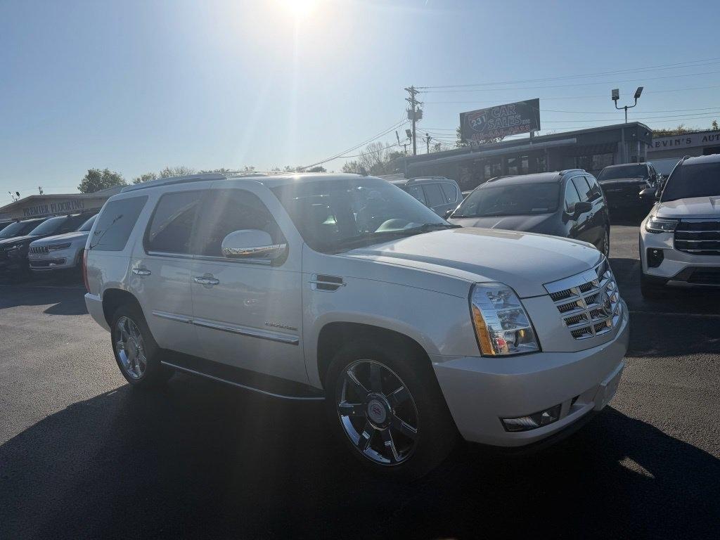 Cadillac Escalade AWD Luxury 2012