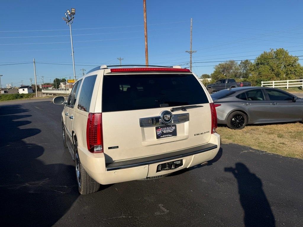 Cadillac Escalade AWD Luxury 2012