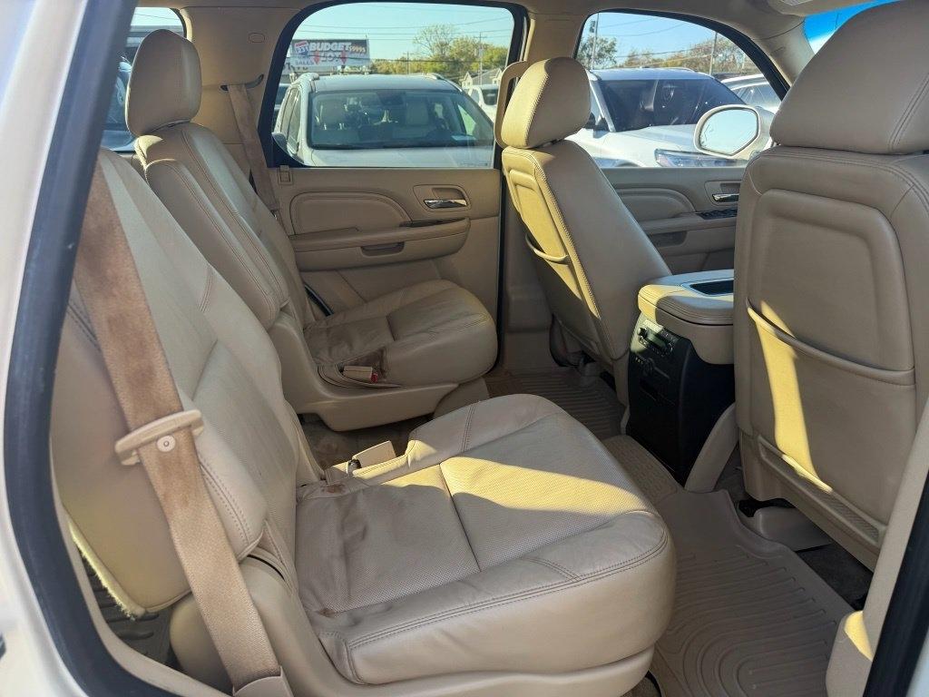 Cadillac Escalade AWD Luxury 2012