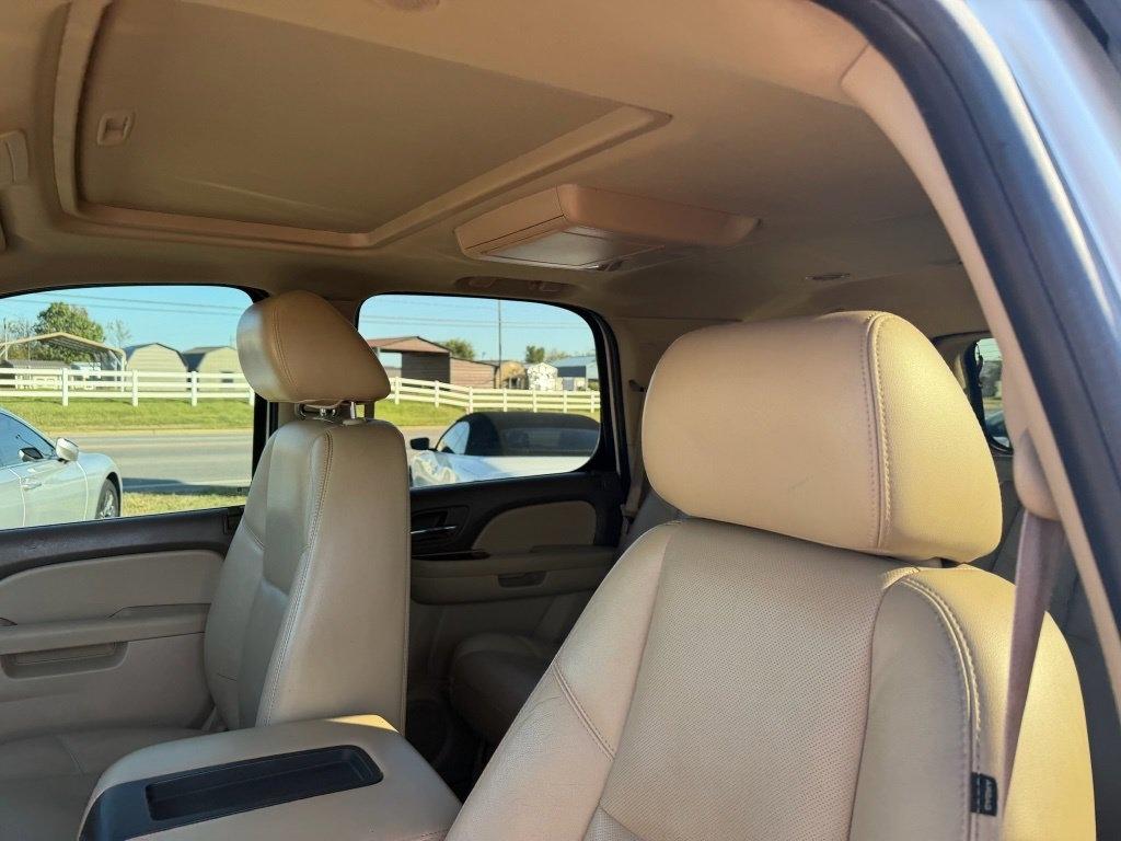 Chevrolet Tahoe LTZ 2WD 2011