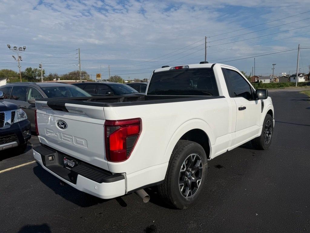 Ford F-150 XL 2WD 2024