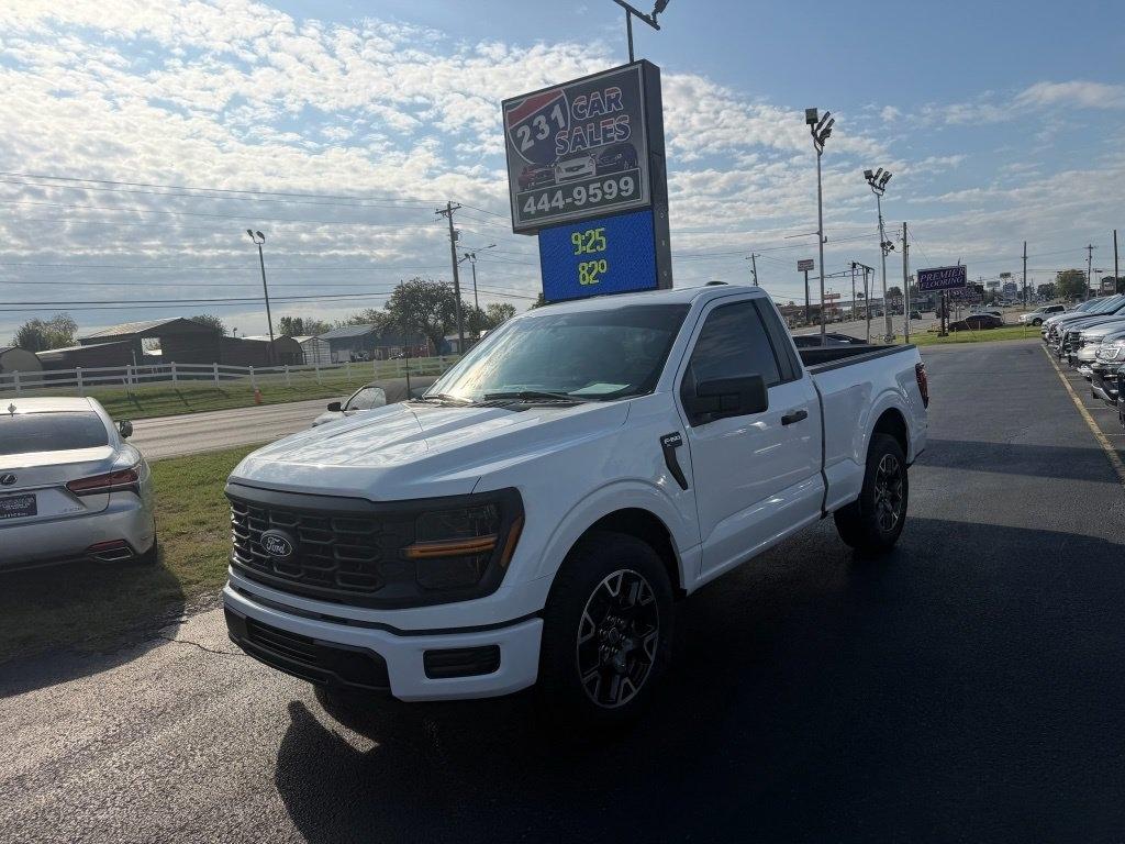 Ford F-150 XL 2WD 2024