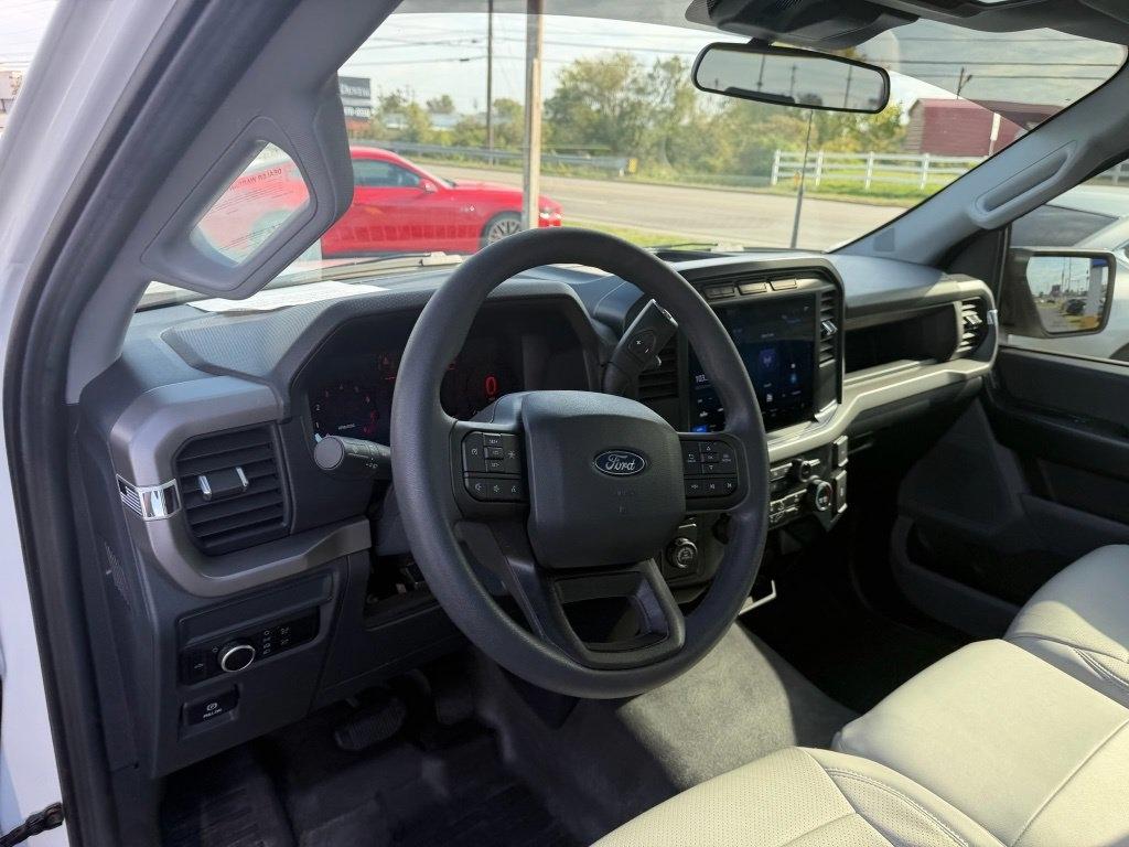Ford F-150 XL 2WD 2024