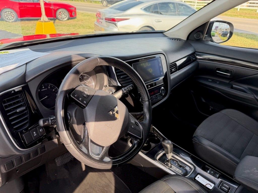 Mitsubishi Outlander SE 2WD 2019