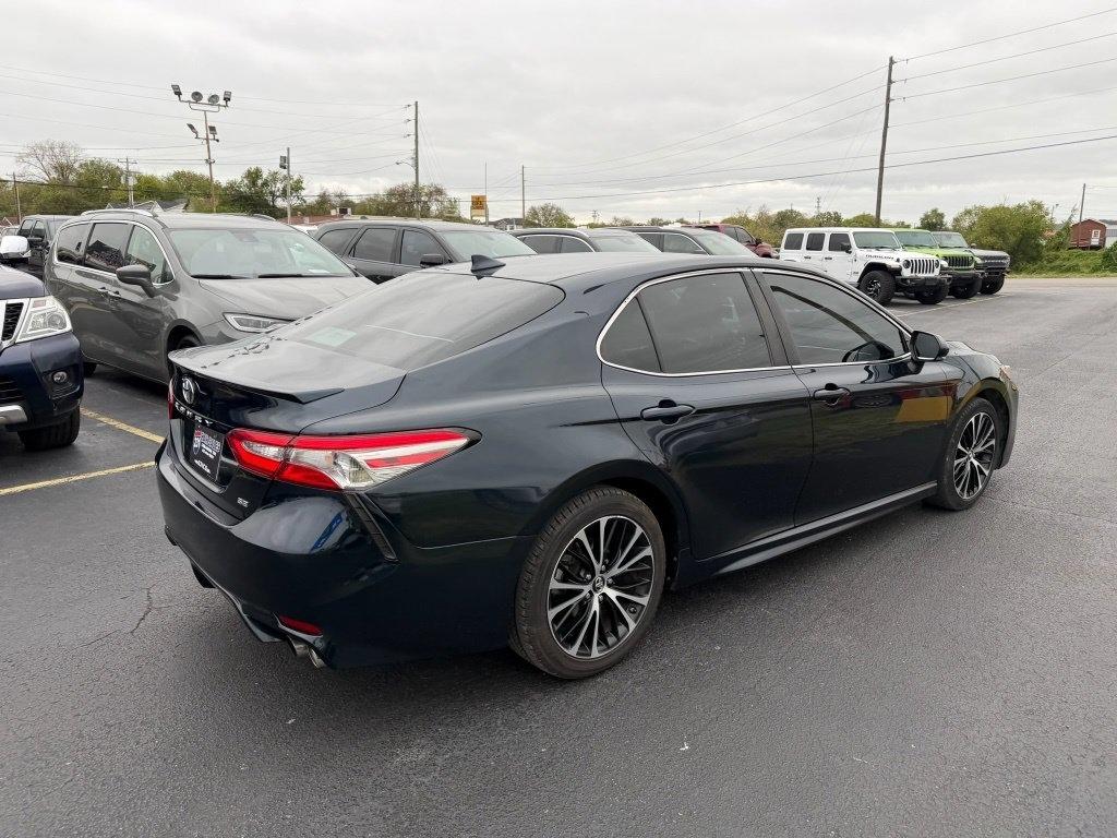 Toyota Camry SE 2018