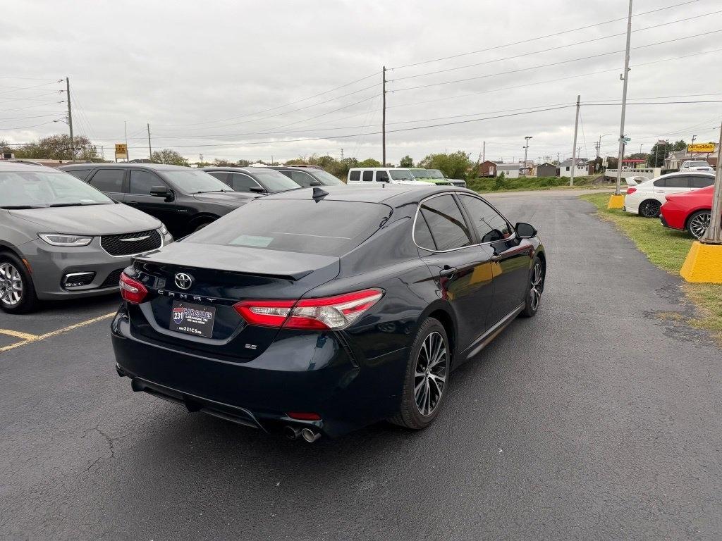 Toyota Camry SE 2018