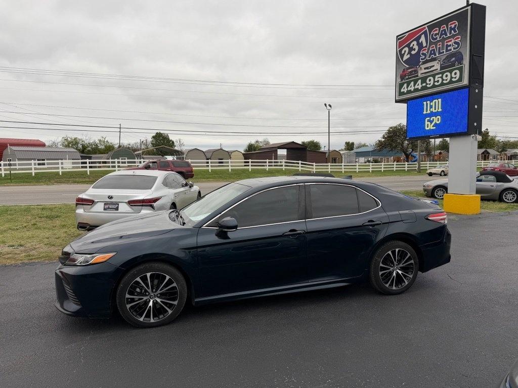 Toyota Camry SE 2018