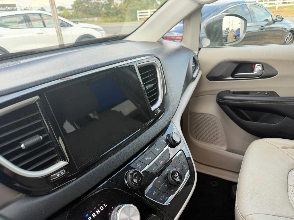 Chrysler Pacifica Touring-L 2021