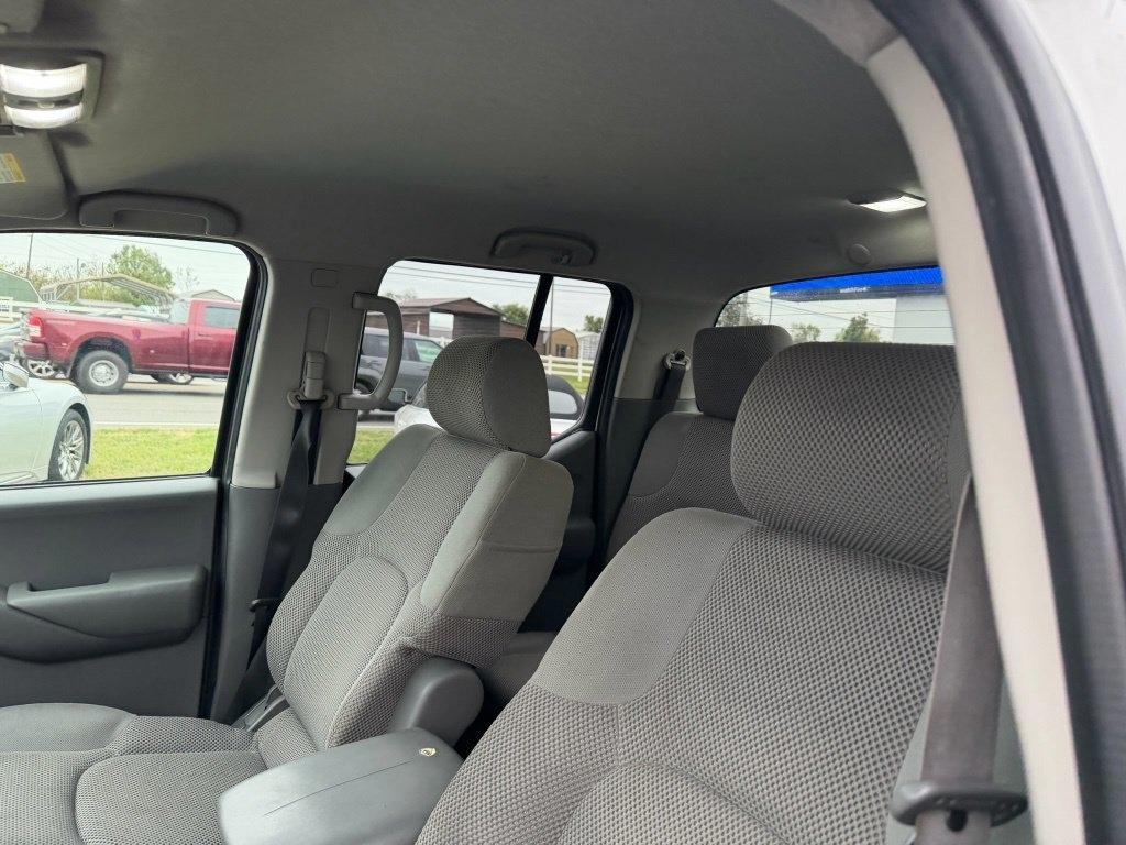 Nissan Frontier LE Crew Cab 4WD 2006