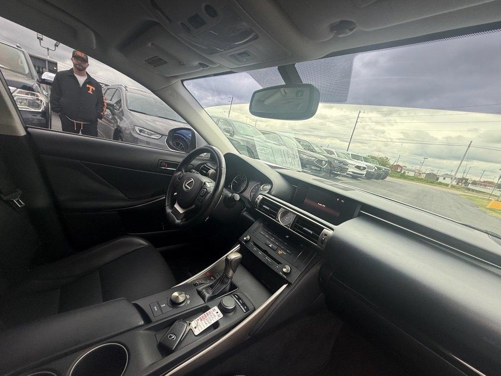 Lexus IS 250 RWD 2015