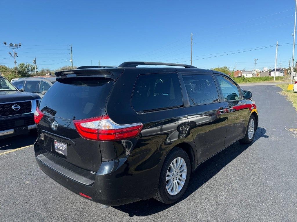 Toyota Sienna Limited FWD 7-Passsenger V6 2016
