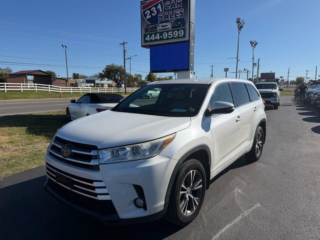 Toyota Highlander LE Plus AWD V6 2017