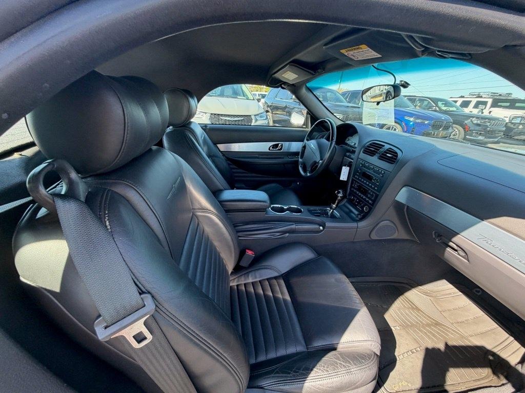 Ford Thunderbird Deluxe 2002