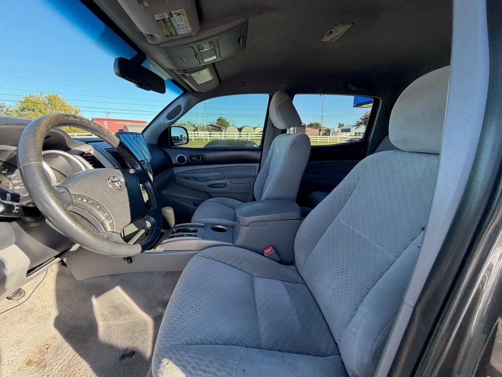 Toyota Tacoma PreRunner Double Cab V6 Auto 2WD 2011