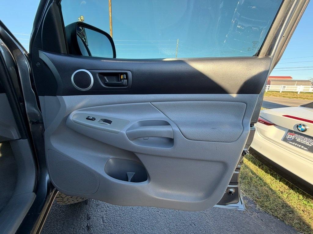 Toyota Tacoma PreRunner Double Cab V6 Auto 2WD 2011
