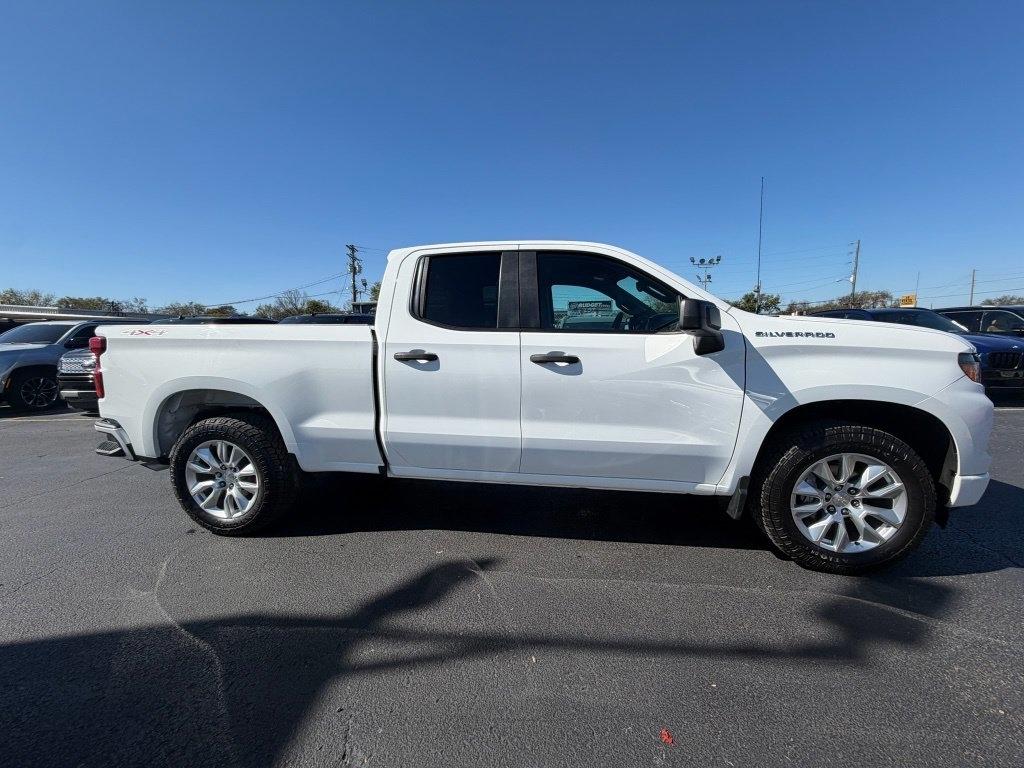 Chevrolet Silverado 1500 Custom Double Cab 4WD 2023